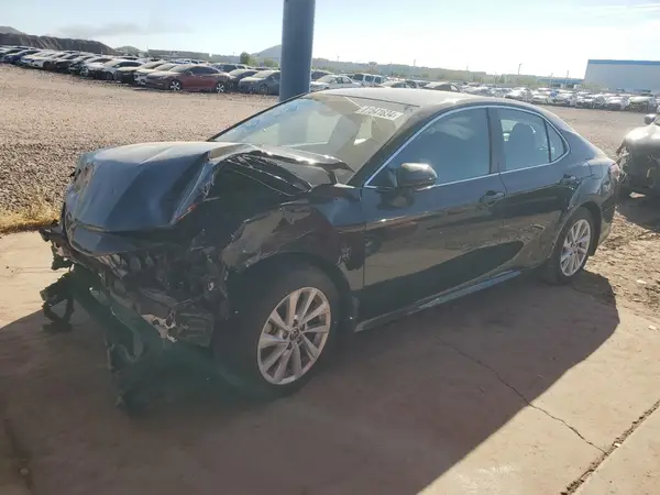 4T1C11BK3NU054354 2022 TOYOTA CAMRY - Image 1