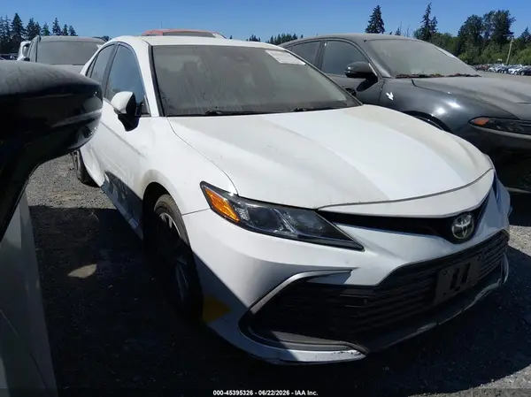 4T1C11BK3NU055732 2022 TOYOTA CAMRY - Image 1