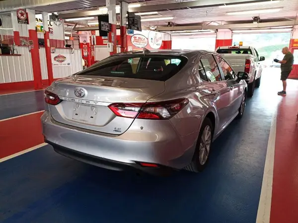 4T1C11BK3NU058503 2022 TOYOTA CAMRY - Image 2