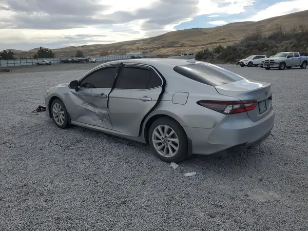 4T1C11BK3NU062924 2022 TOYOTA CAMRY - Image 2