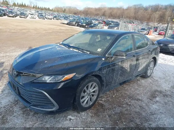 4T1C11BK3NU063197 2022 TOYOTA CAMRY - Image 2