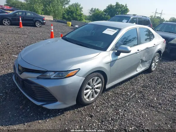 4T1C11BK4LU002339 2020 TOYOTA CAMRY - Image 2