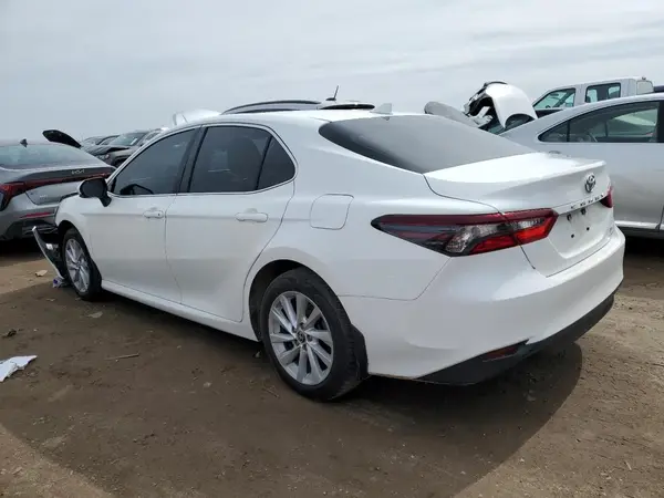4T1C11BK4NU049776 2022 TOYOTA CAMRY - Image 2
