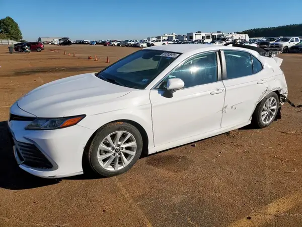 4T1C11BK4NU051415 2022 TOYOTA CAMRY - Image 1