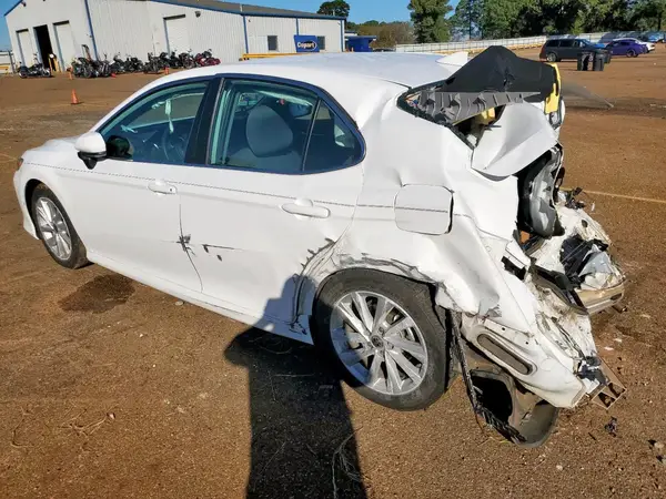 4T1C11BK4NU051415 2022 TOYOTA CAMRY - Image 2