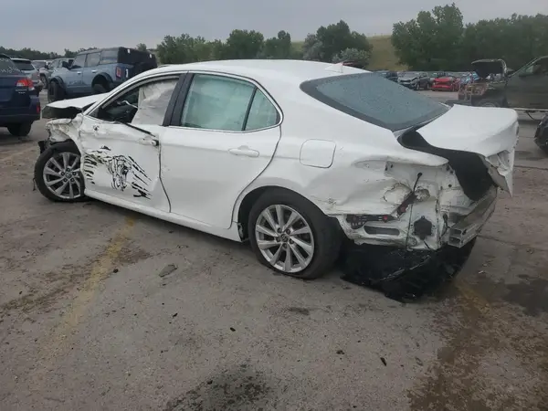4T1C11BK4NU055397 2022 TOYOTA CAMRY - Image 2