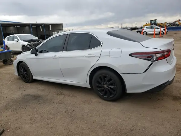 4T1C11BK4NU057778 2022 TOYOTA CAMRY - Image 2