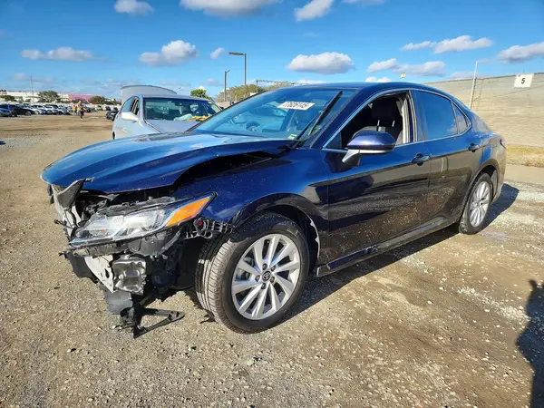 4T1C11BK4NU060051 2022 TOYOTA CAMRY - Image 1