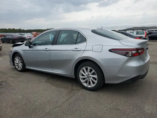4T1C11BK4NU065993 2022 TOYOTA CAMRY - Image 2