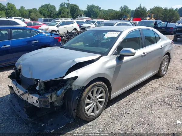 4T1C11BK5MU021046 2021 TOYOTA CAMRY - Image 2