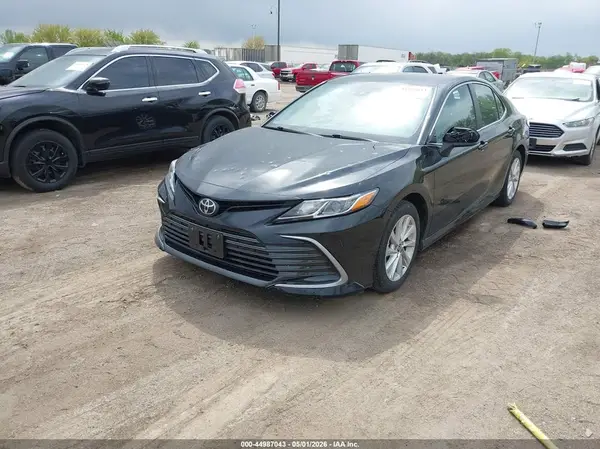 4T1C11BK5MU034279 2021 TOYOTA CAMRY - Image 2