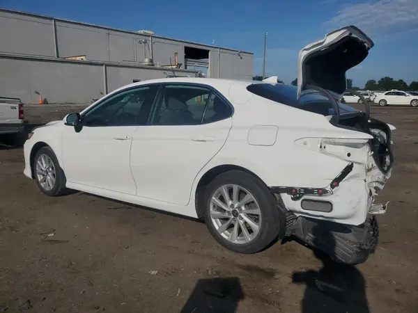 4T1C11BK5MU037666 2021 TOYOTA CAMRY - Image 2
