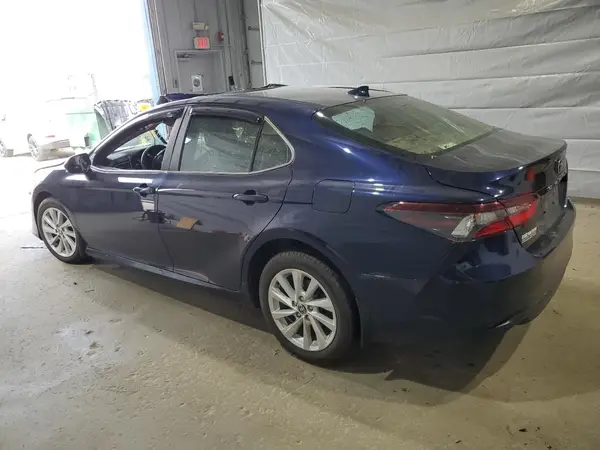 4T1C11BK5NU064559 2022 TOYOTA CAMRY - Image 2
