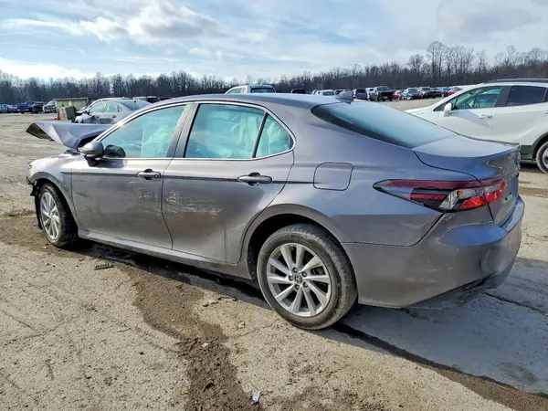 4T1C11BK5NU070197 2022 TOYOTA CAMRY - Image 2