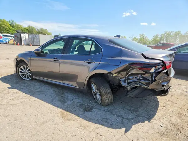 4T1C11BK5NU071107 2022 TOYOTA CAMRY - Image 2