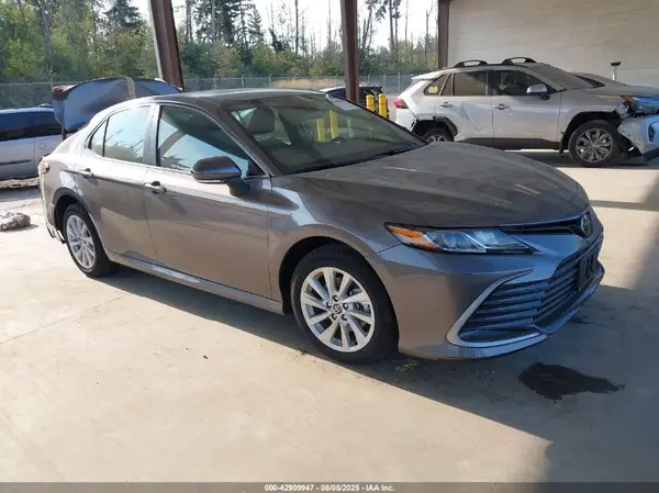 4T1C11BK5NU071754 2022 TOYOTA CAMRY - Image 1
