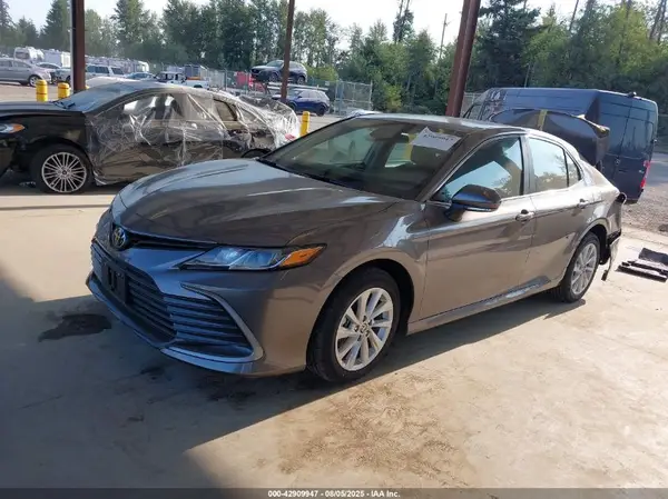 4T1C11BK5NU071754 2022 TOYOTA CAMRY - Image 2