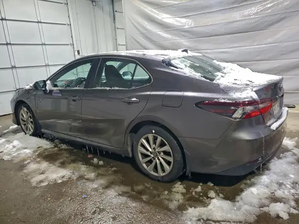 4T1C11BK6MU036140 2021 TOYOTA CAMRY - Image 2
