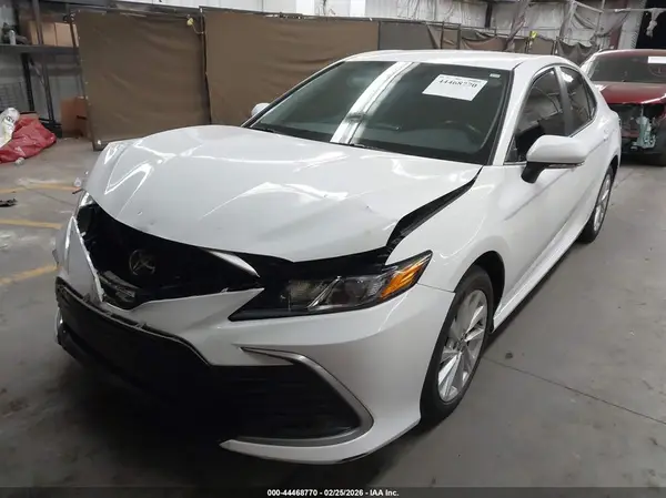 4T1C11BK6MU040902 2021 TOYOTA CAMRY - Image 2