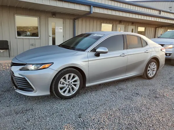 4T1C11BK6NU058608 2022 TOYOTA CAMRY - Image 1