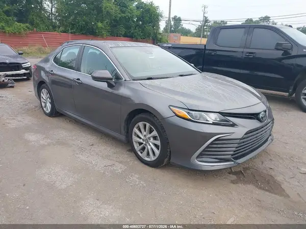 4T1C11BK6NU061220 2022 TOYOTA CAMRY - Image 1