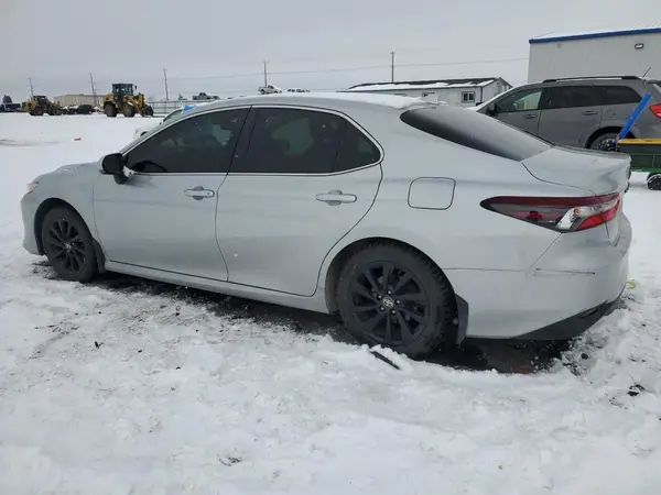 4T1C11BK6NU065025 2022 TOYOTA CAMRY - Image 2