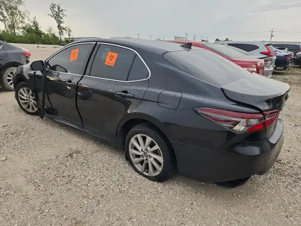 4T1C11BK6NU069060 2022 TOYOTA CAMRY - Image 2