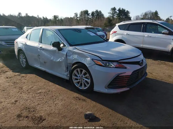 4T1C11BK6RU123933 2024 TOYOTA CAMRY - Image 1
