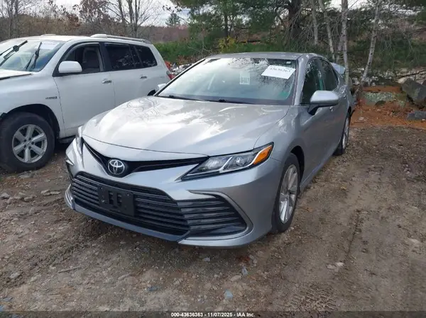 4T1C11BK7MU024014 2021 TOYOTA CAMRY - Image 2