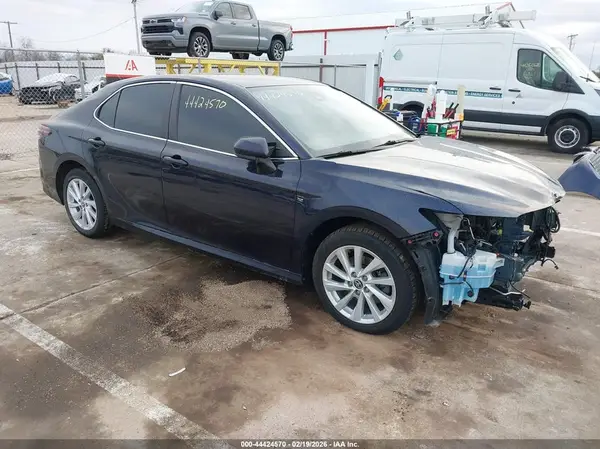 4T1C11BK7MU027818 2021 TOYOTA CAMRY - Image 1