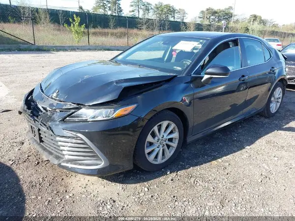 4T1C11BK7MU034154 2021 TOYOTA CAMRY - Image 2