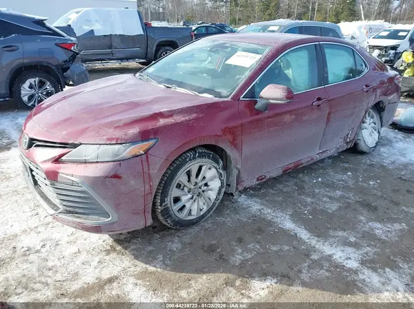 4T1C11BK7MU039290 2021 TOYOTA CAMRY - Image 2