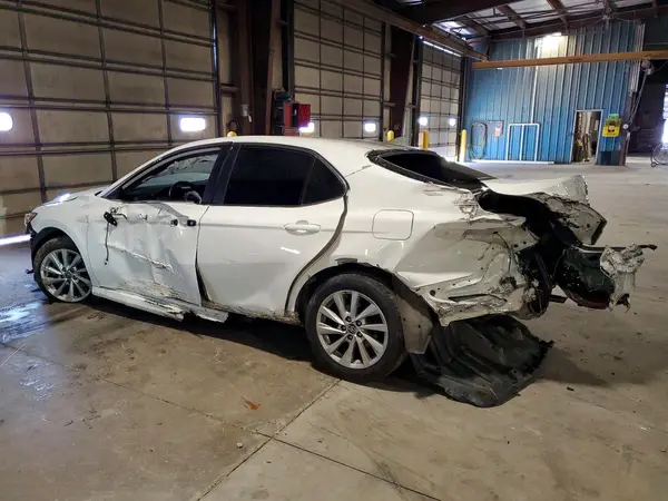 4T1C11BK7MU045185 2021 TOYOTA CAMRY - Image 2