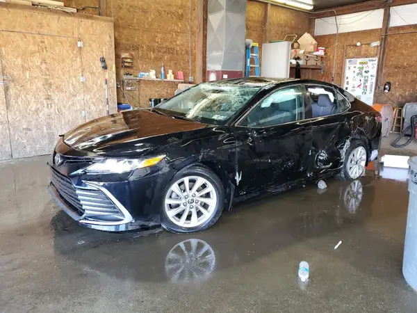 4T1C11BK7NU055040 2022 TOYOTA CAMRY - Image 1