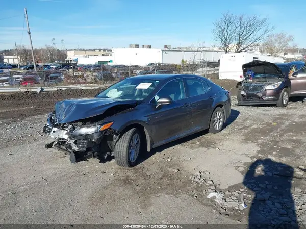 4T1C11BK7NU066457 2022 TOYOTA CAMRY - Image 2