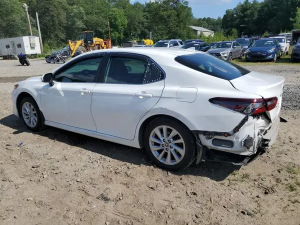 4T1C11BK7NU067236 2022 TOYOTA CAMRY - Image 2