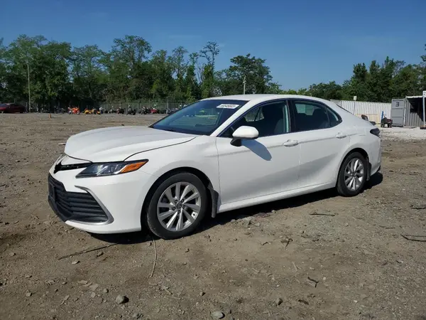 4T1C11BK7NU070265 2022 TOYOTA CAMRY - Image 1