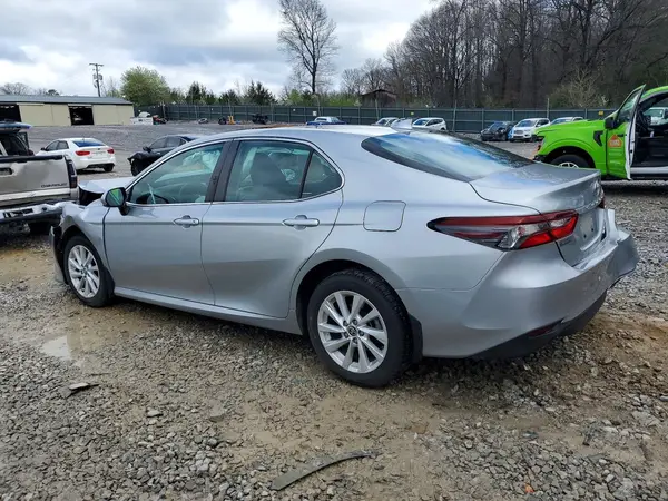 4T1C11BK8NU049568 2022 TOYOTA CAMRY - Image 2