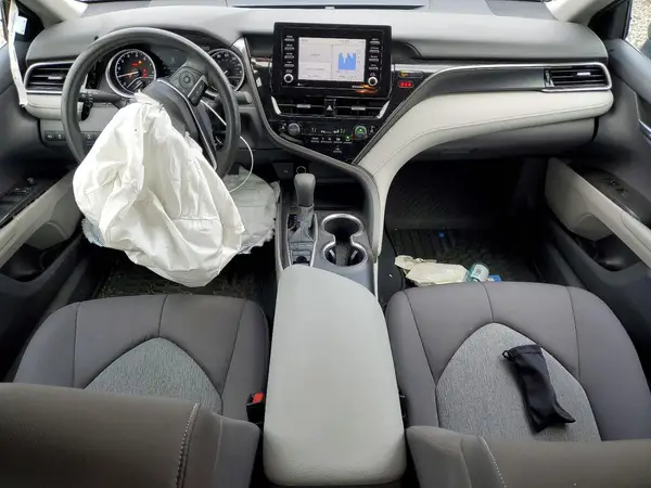 4T1C11BK8NU049568 2022 TOYOTA CAMRY - Image 8