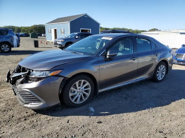 4T1C11BK8NU056696 2022 TOYOTA CAMRY - Image 1