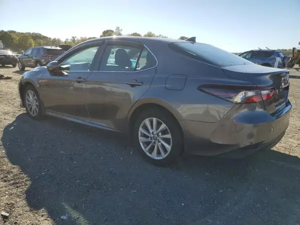 4T1C11BK8NU056696 2022 TOYOTA CAMRY - Image 2