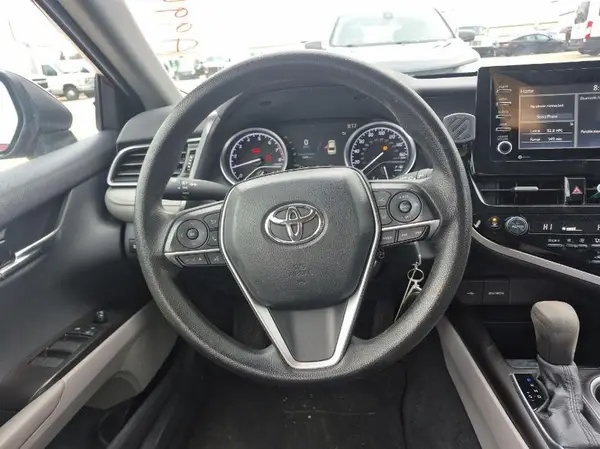 4T1C11BK8NU057993 2022 TOYOTA CAMRY - Image 1