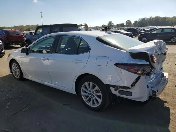 4T1C11BK8NU068511 2022 TOYOTA CAMRY - Image 2