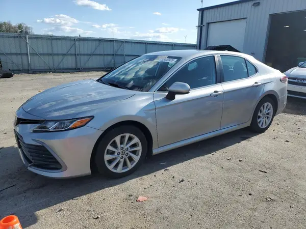 4T1C11BK8NU070369 2022 TOYOTA CAMRY - Image 1