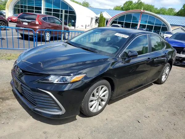 4T1C11BK8NU072767 2022 TOYOTA CAMRY - Image 1