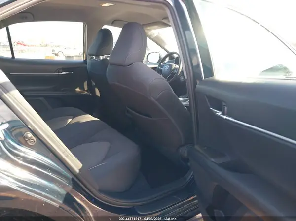 4T1C11BK9MU038805 2021 TOYOTA CAMRY - Image 8