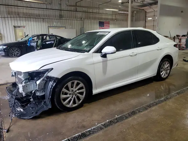 4T1C11BK9NU055430 2022 TOYOTA CAMRY - Image 1