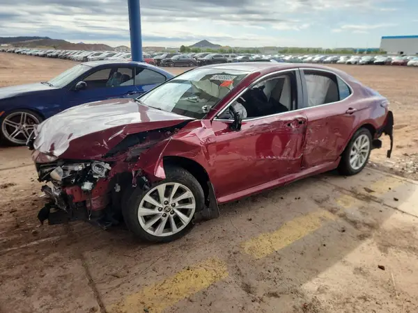 4T1C11BK9NU055556 2022 TOYOTA CAMRY - Image 1