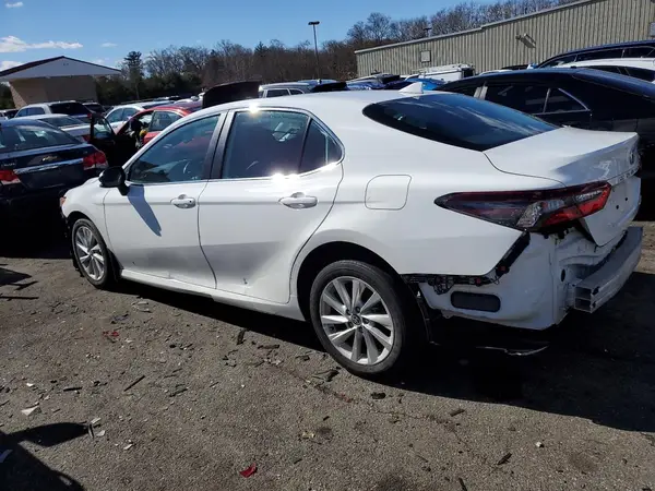 4T1C11BK9NU069618 2022 TOYOTA CAMRY - Image 2