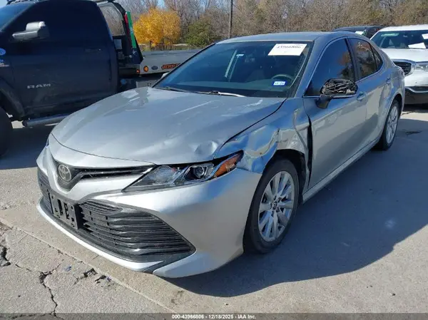4T1C11BKXLU010395 2020 TOYOTA CAMRY - Image 2